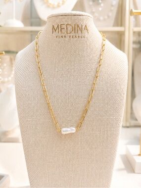 MEDINA Gold Chain Necklace with Baroque Pearl